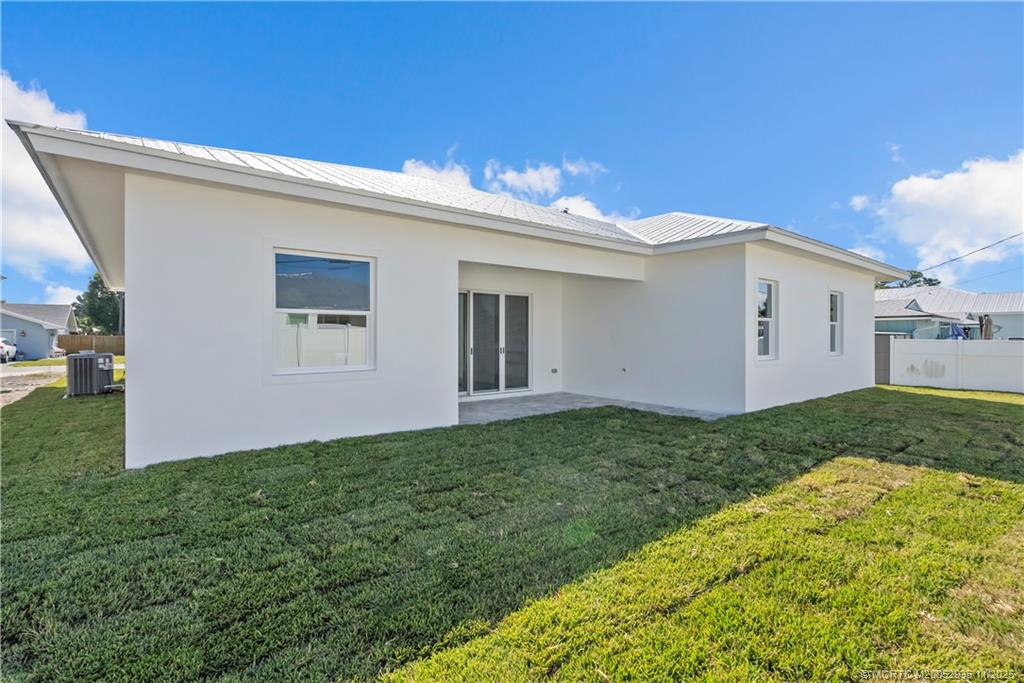 1083 NW 12th Terrace