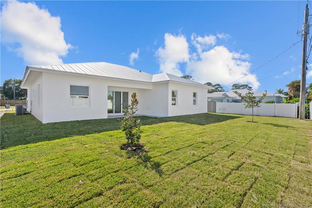 1083 NW 12th Terrace