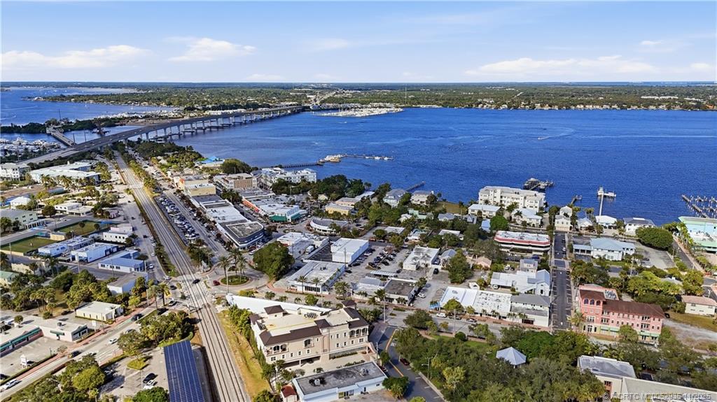 1083 NW 12th Terrace