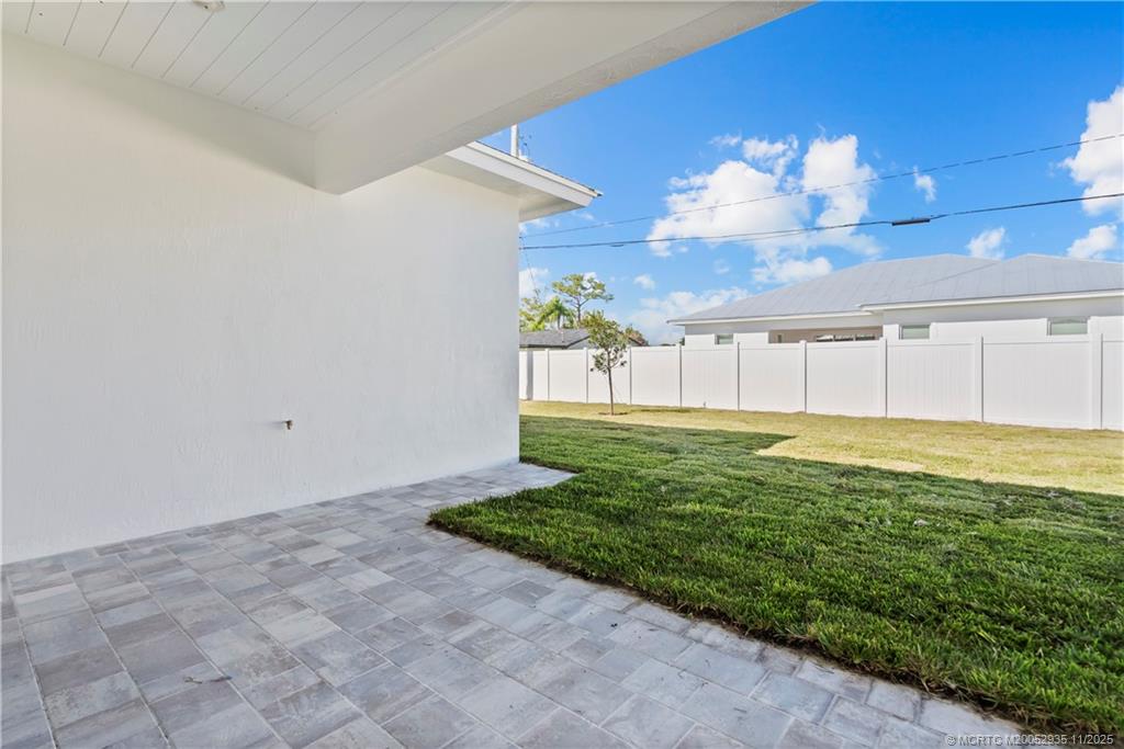 1083 NW 12th Terrace