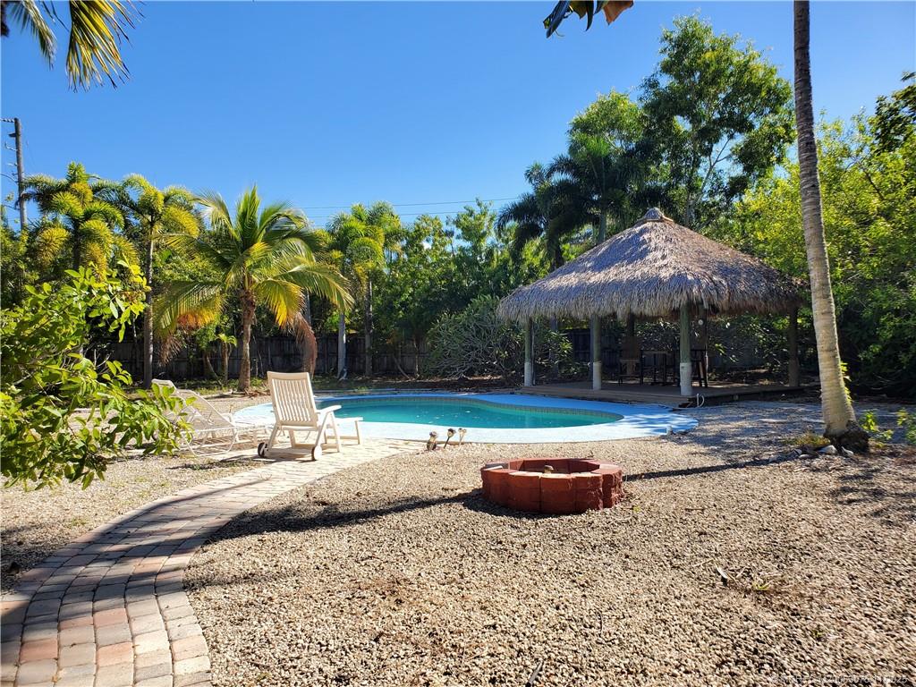 2366 SE County Club Lane