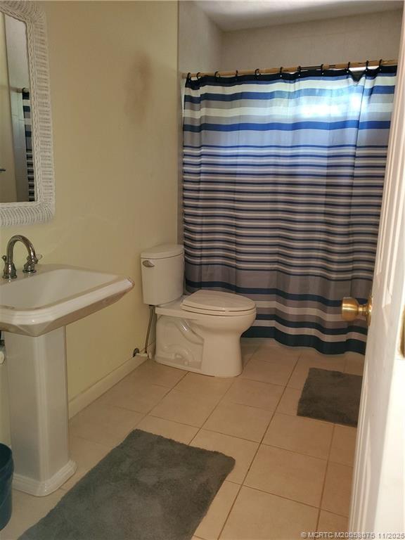 2366 SE County Club Lane