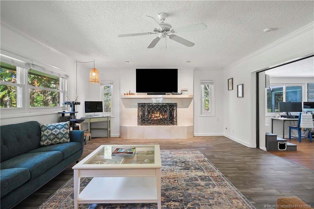 1958 SW Winners Drive