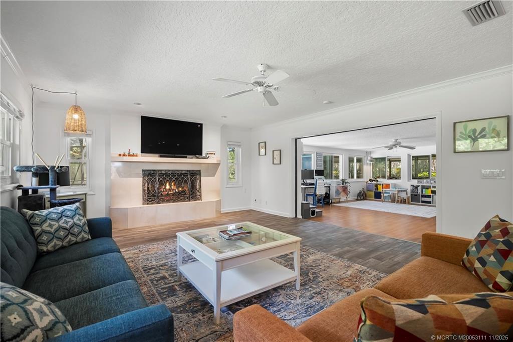 1958 SW Winners Drive