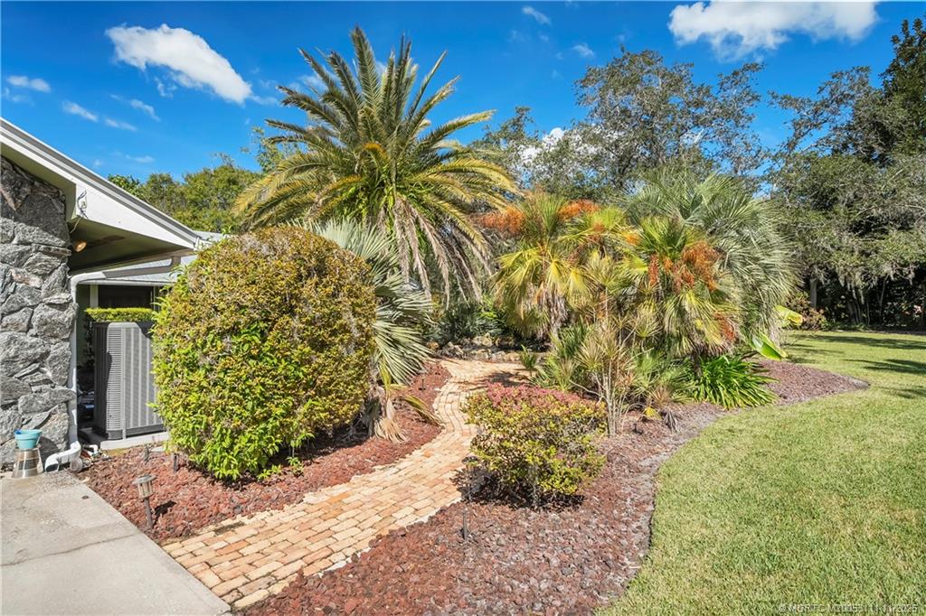 1958 SW Winners Drive