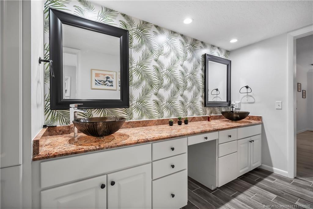 1958 SW Winners Drive