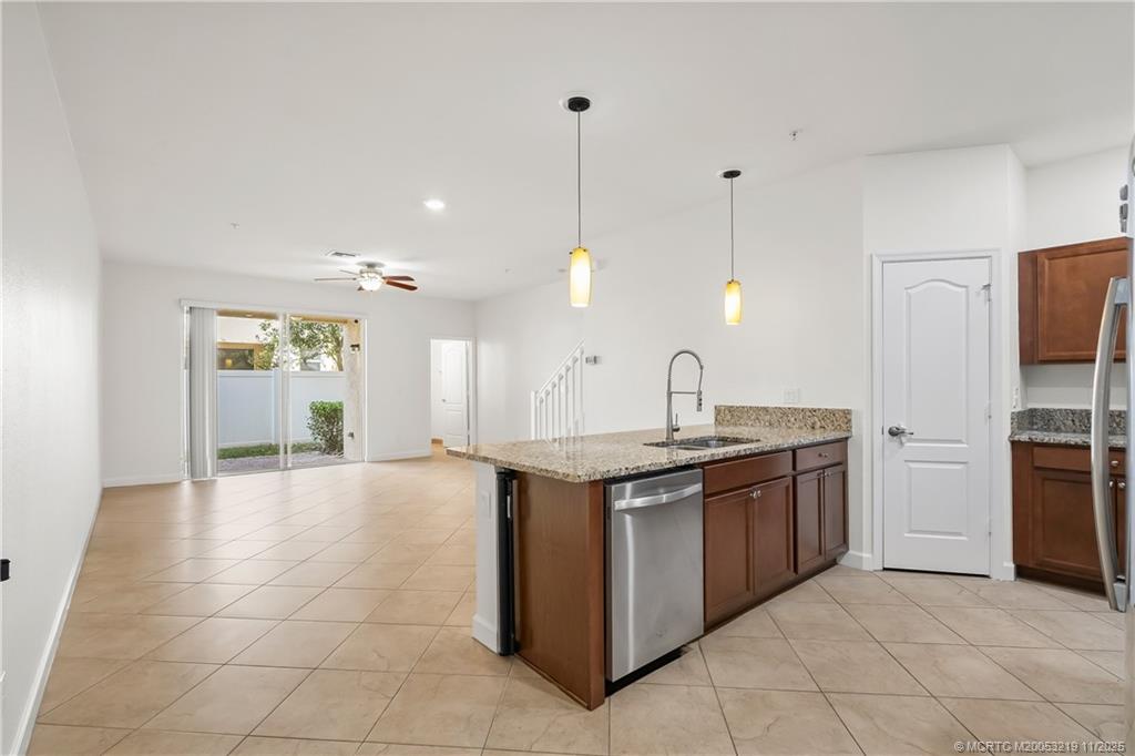 9512 SW Merlin Ct
