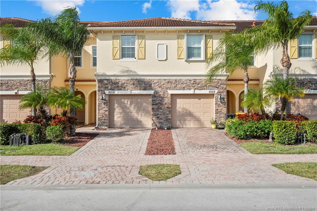 9512 SW Merlin Ct