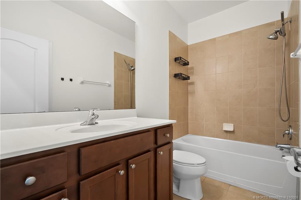9512 SW Merlin Ct