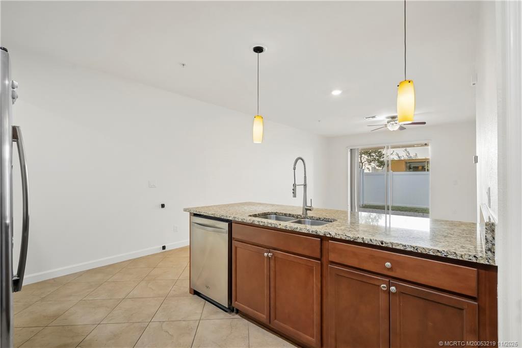 9512 SW Merlin Ct