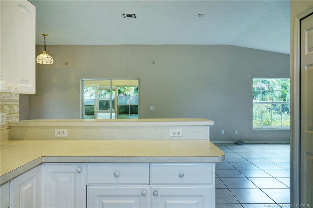 724 SE Michaels Ct