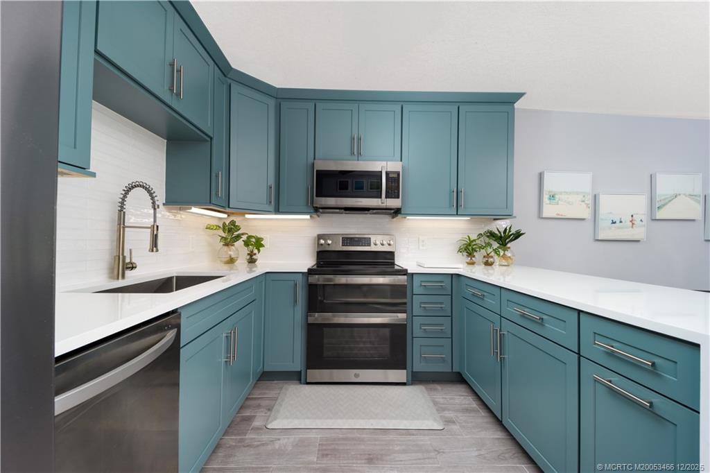 6105 SE Windsong Lane