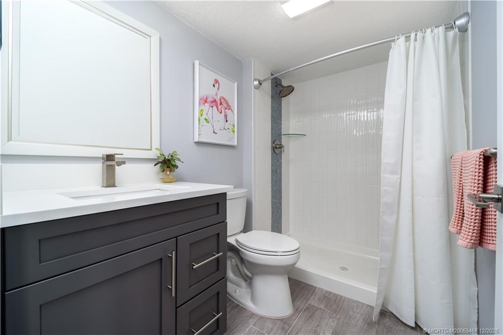 6105 SE Windsong Lane