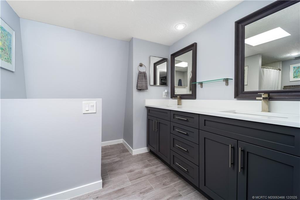 6105 SE Windsong Lane