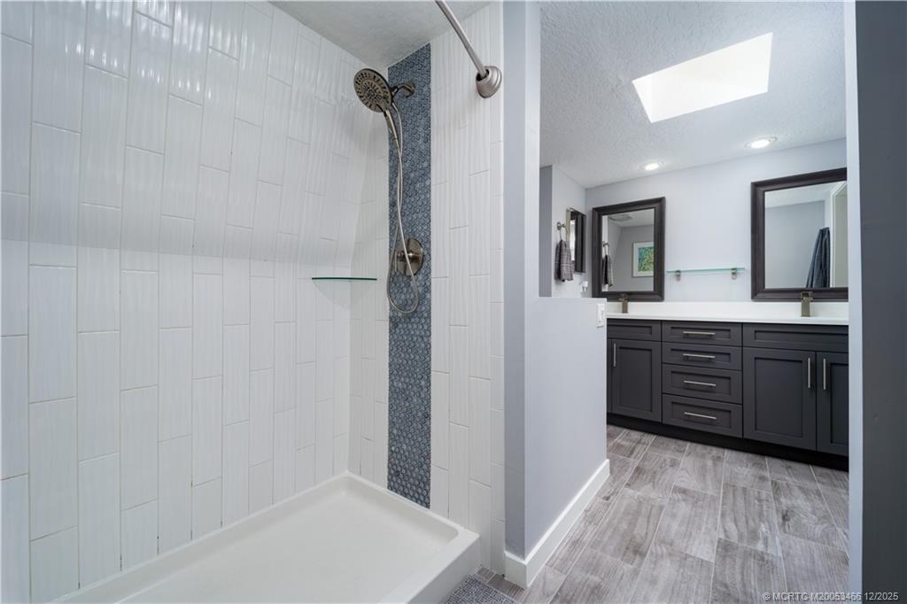 6105 SE Windsong Lane