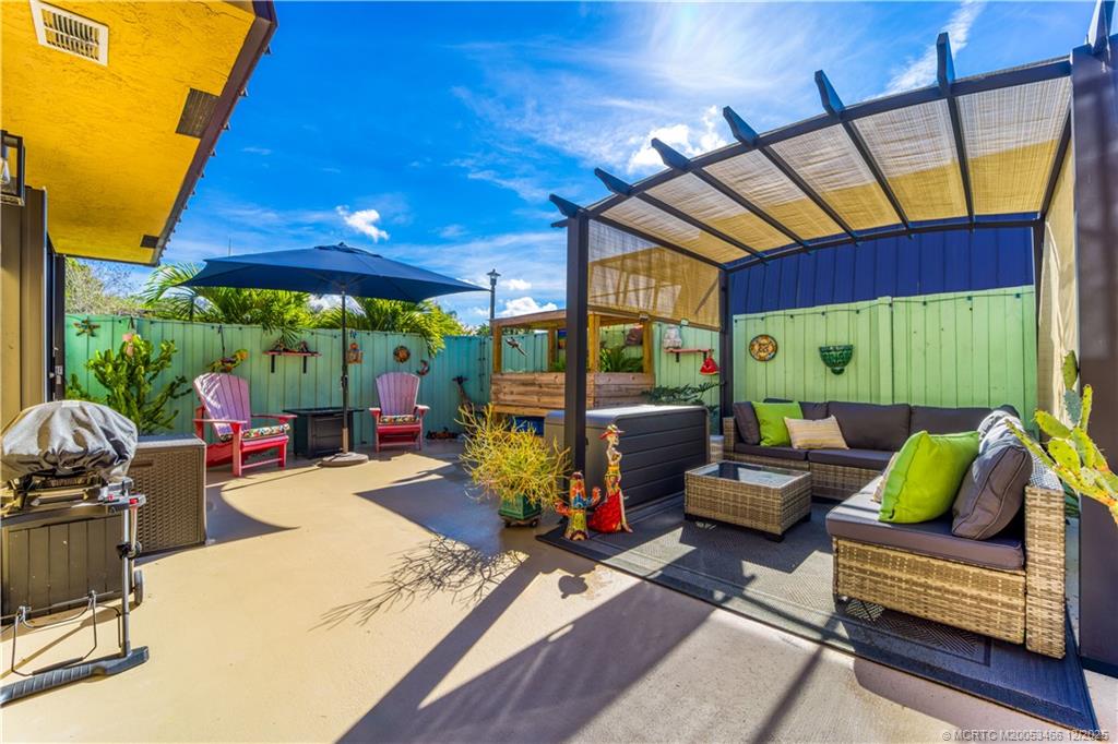 6105 SE Windsong Lane