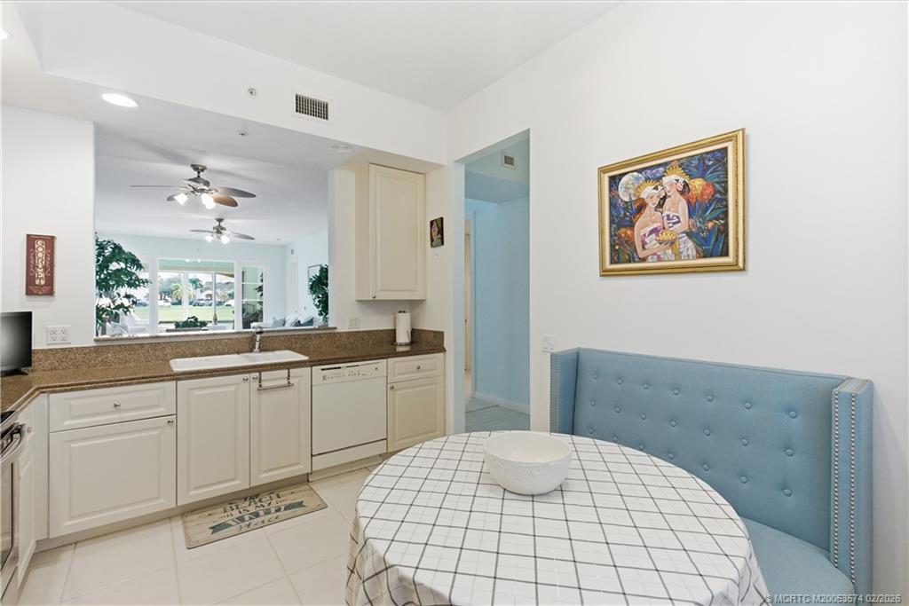 1 Harbour Isle Drive E 104