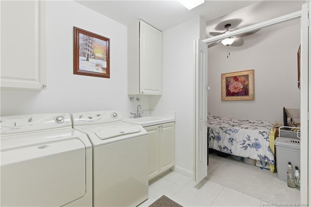 1 Harbour Isle Drive E 104