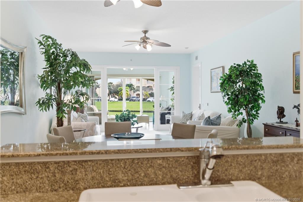 1 Harbour Isle Drive E 104