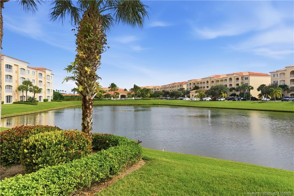 1 Harbour Isle Drive E 104