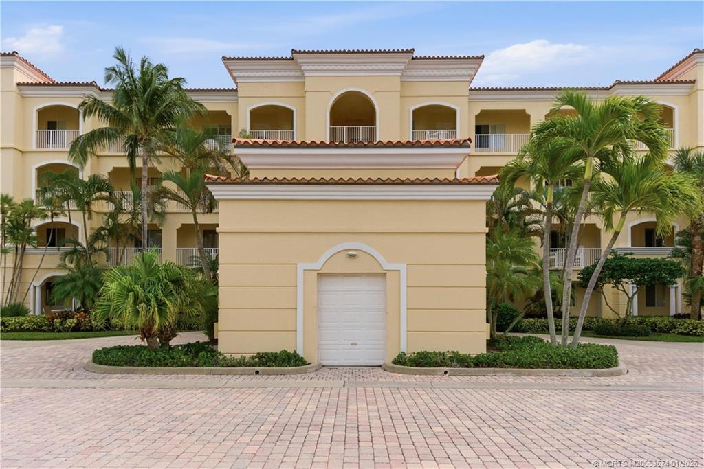 1 Harbour Isle Drive E 104