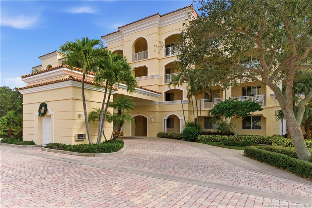 1 Harbour Isle Drive E 104