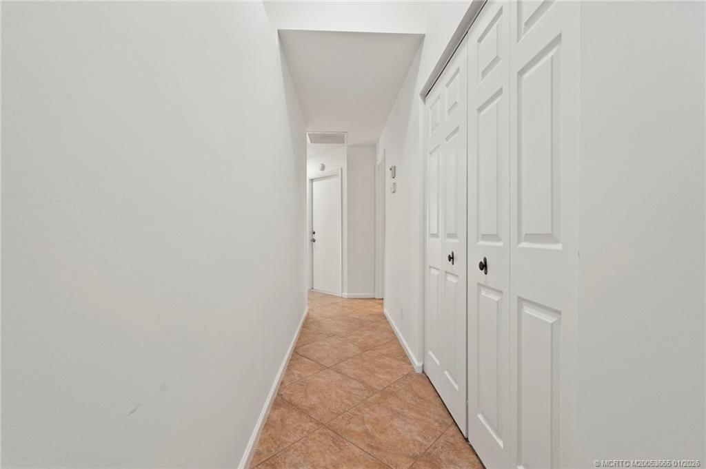 581 NW Broken Oak Trail