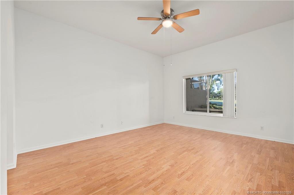 581 NW Broken Oak Trail