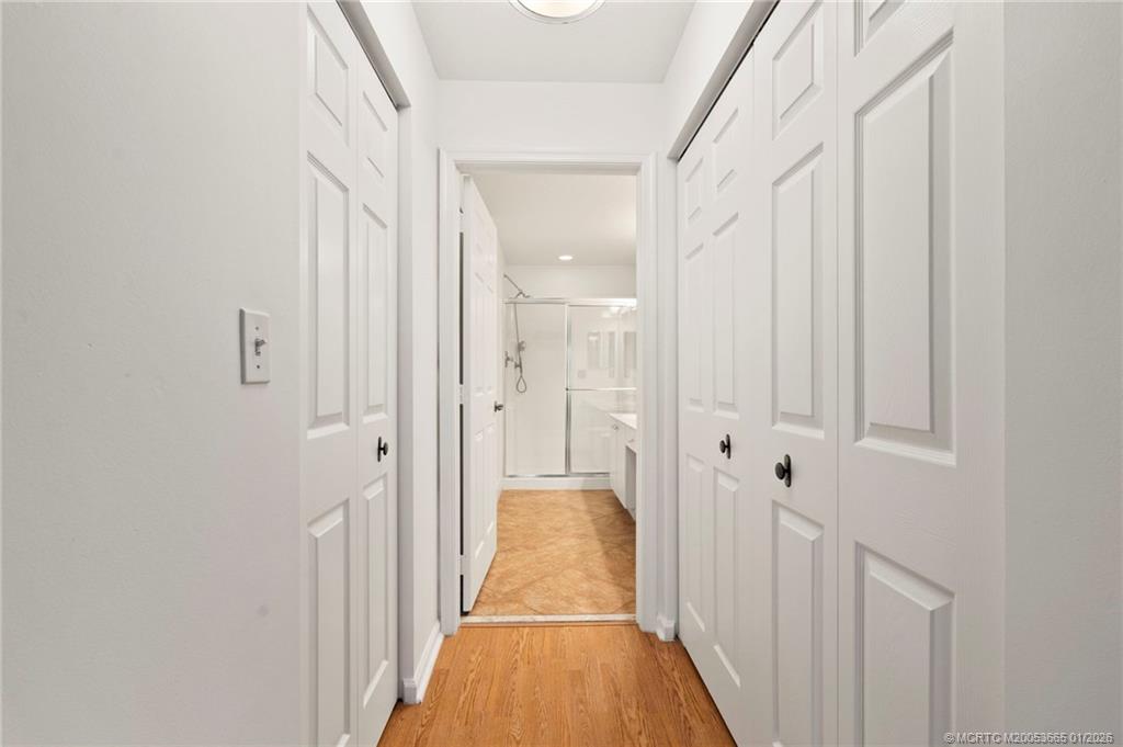 581 NW Broken Oak Trail