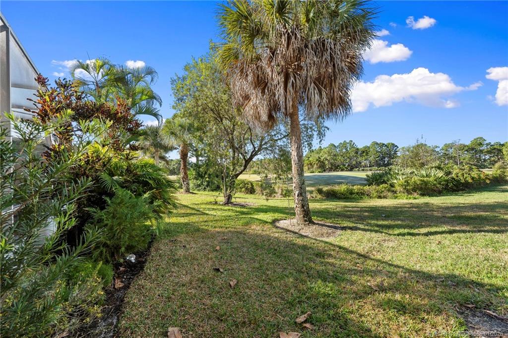 581 NW Broken Oak Trail