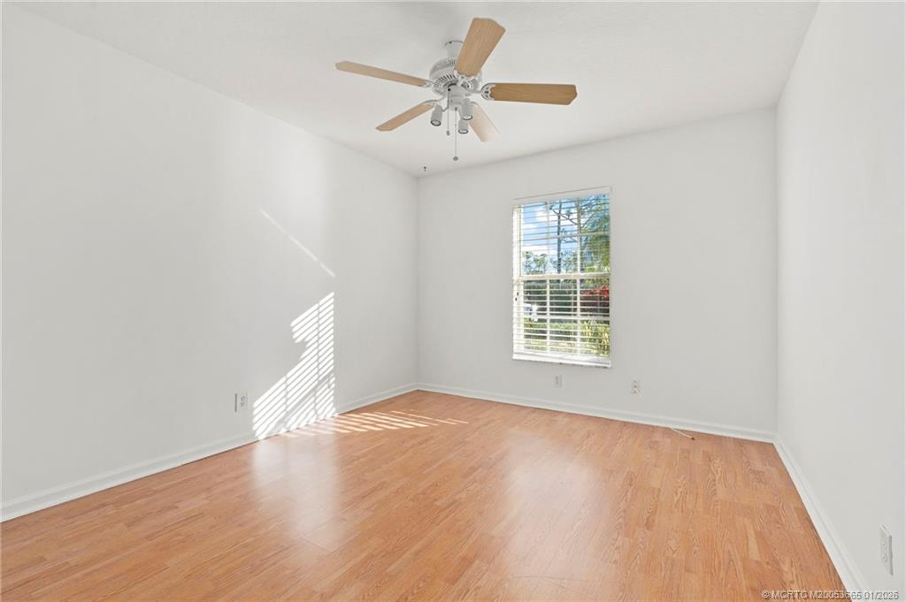 581 NW Broken Oak Trail