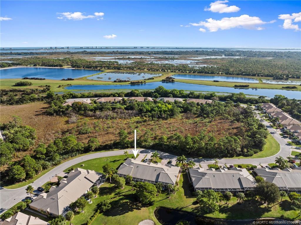 581 NW Broken Oak Trail