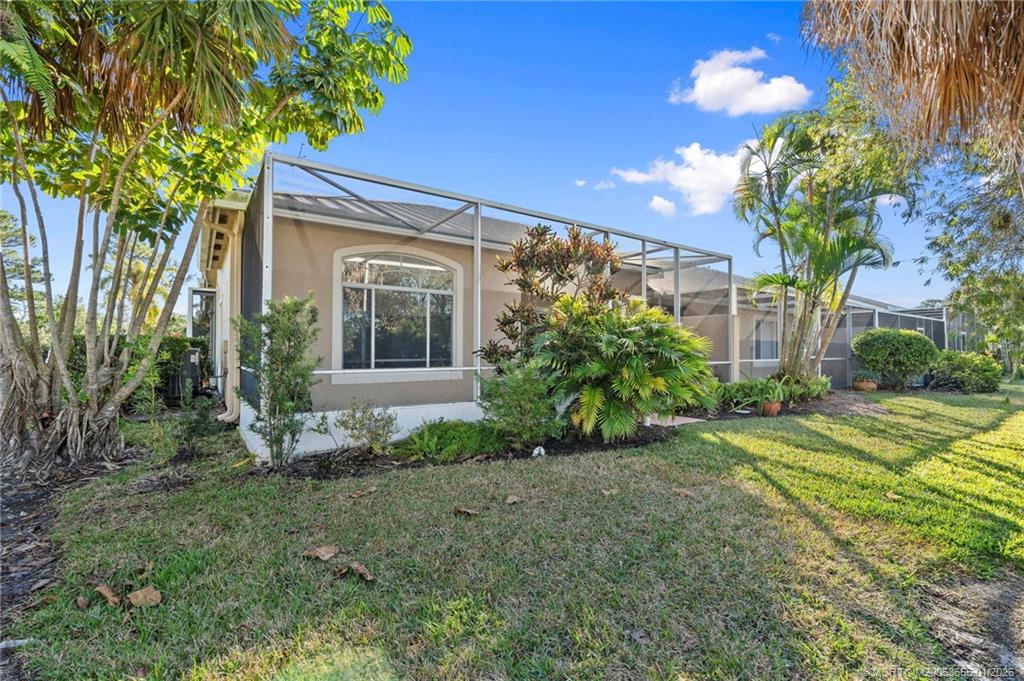 581 NW Broken Oak Trail