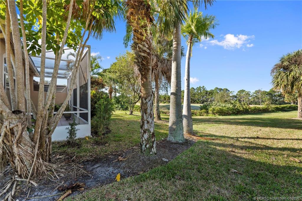 581 NW Broken Oak Trail