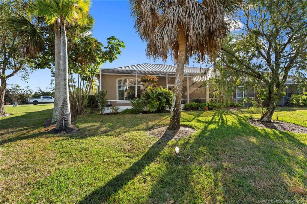 581 NW Broken Oak Trail