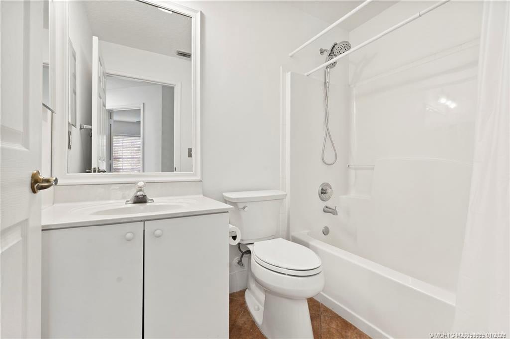 581 NW Broken Oak Trail