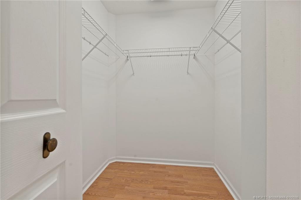 581 NW Broken Oak Trail