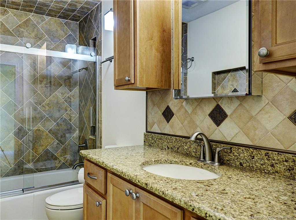 5290 SE Seascape Way 201