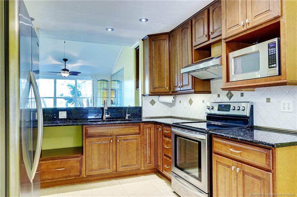 5290 SE Seascape Way 201