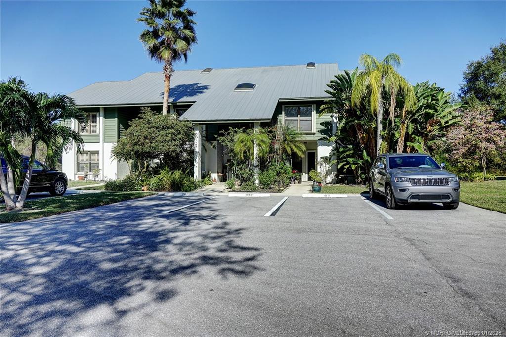 5290 SE Seascape Way 201