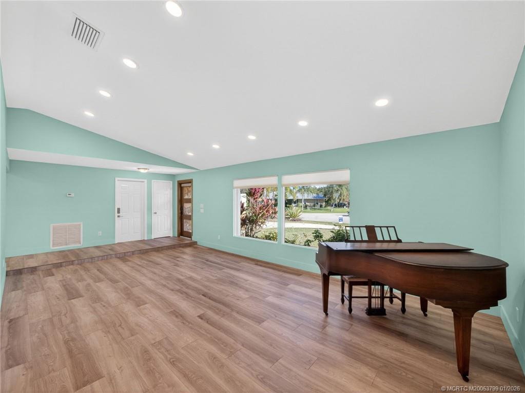 3055 SE Glasgow Drive