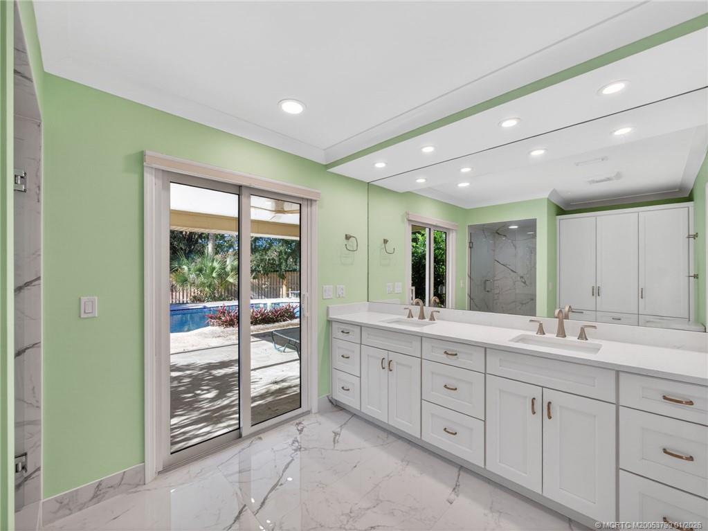 3055 SE Glasgow Drive