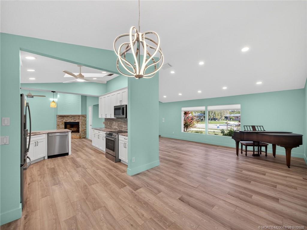 3055 SE Glasgow Drive