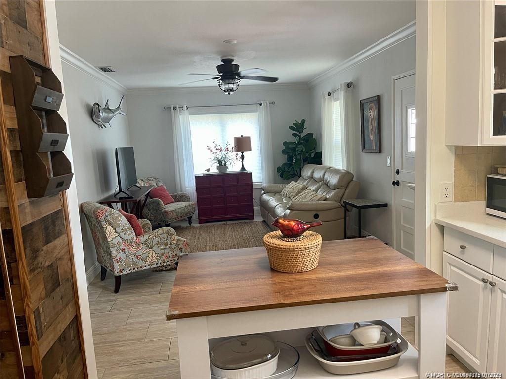 2171 NE Pelican Terrace