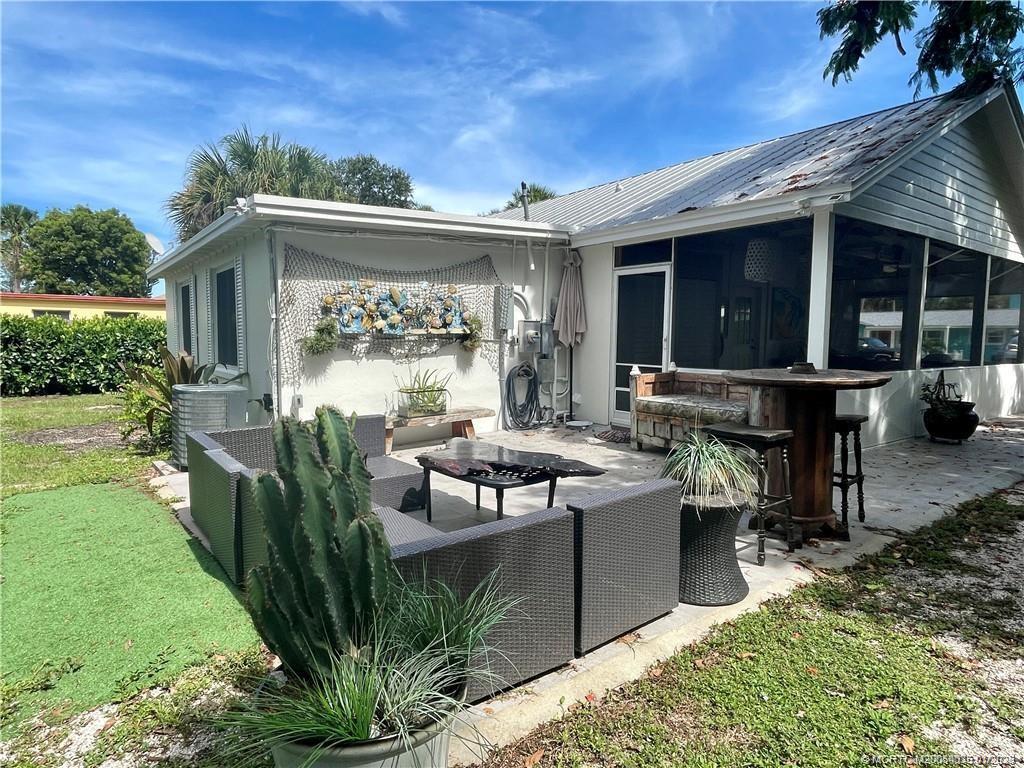 2171 NE Pelican Terrace