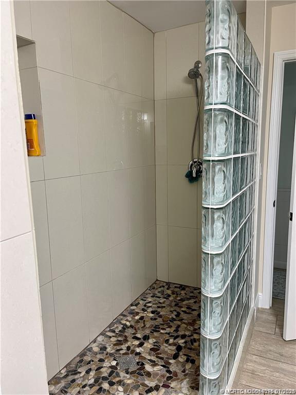 2171 NE Pelican Terrace