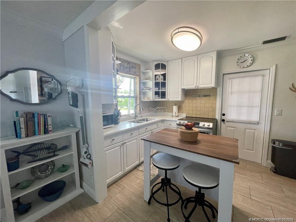 2171 NE Pelican Terrace