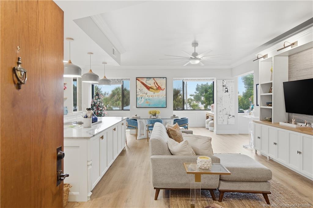 150 SE Four Winds Drive B208