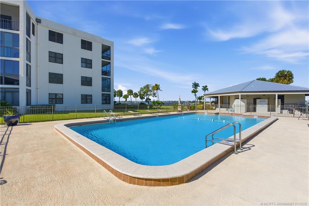 150 SE Four Winds Drive B208