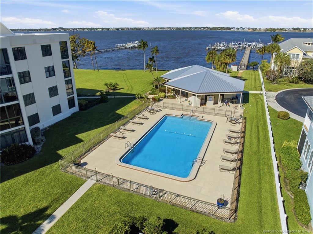 150 SE Four Winds Drive B208